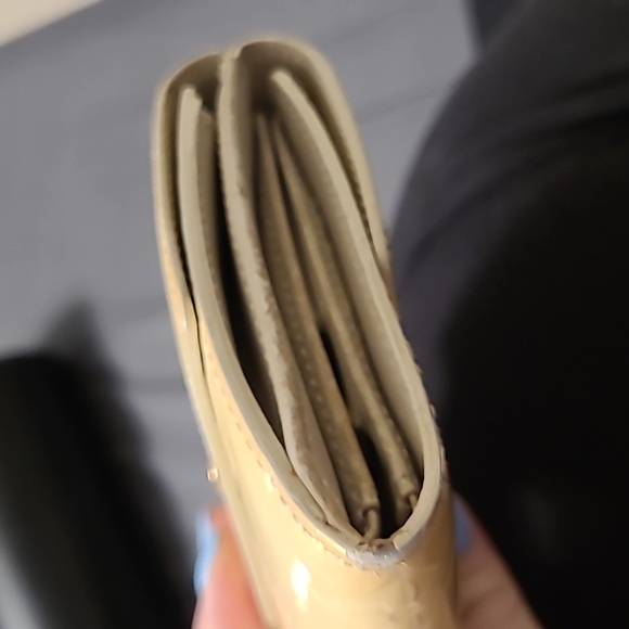 SALE Authentic Louis Vuitton Tan Vernis Women's Wallet - Picture 7 of 7